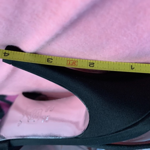 Vergone - Nina Black Statin Open Toe Heels - Picture 12 of 16